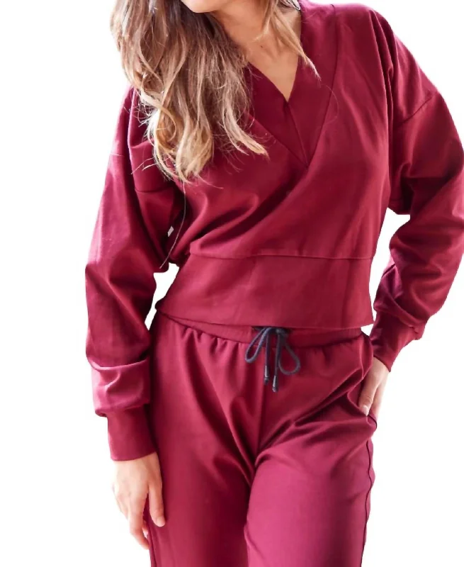 Alona V Neck Sweatshirt In Burgundy