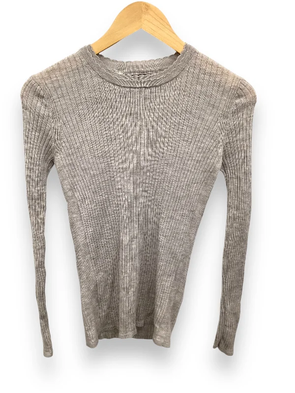 Top Long Sleeve By Banana Republic In Grey, Size: S